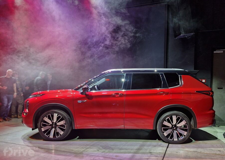 Mitsubishi Outlander (2024)