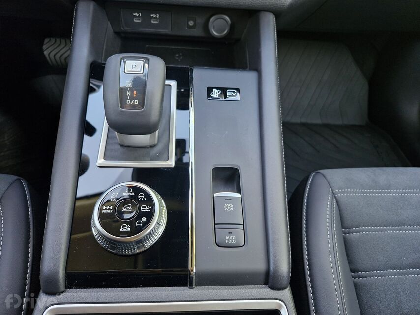 Mitsubishi Outlander (2024)