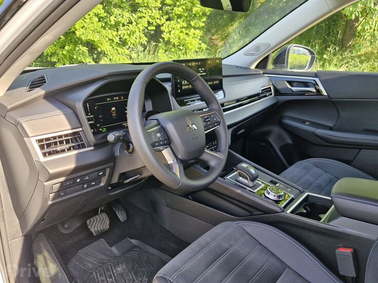 Mitsubishi Outlander (2024)