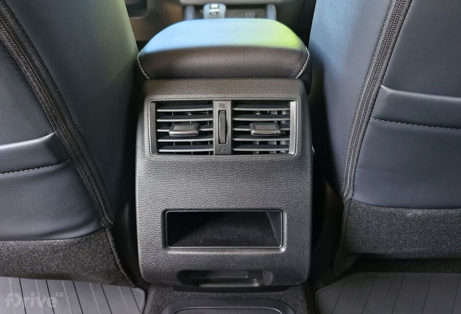 Mitsubishi Outlander (2024)