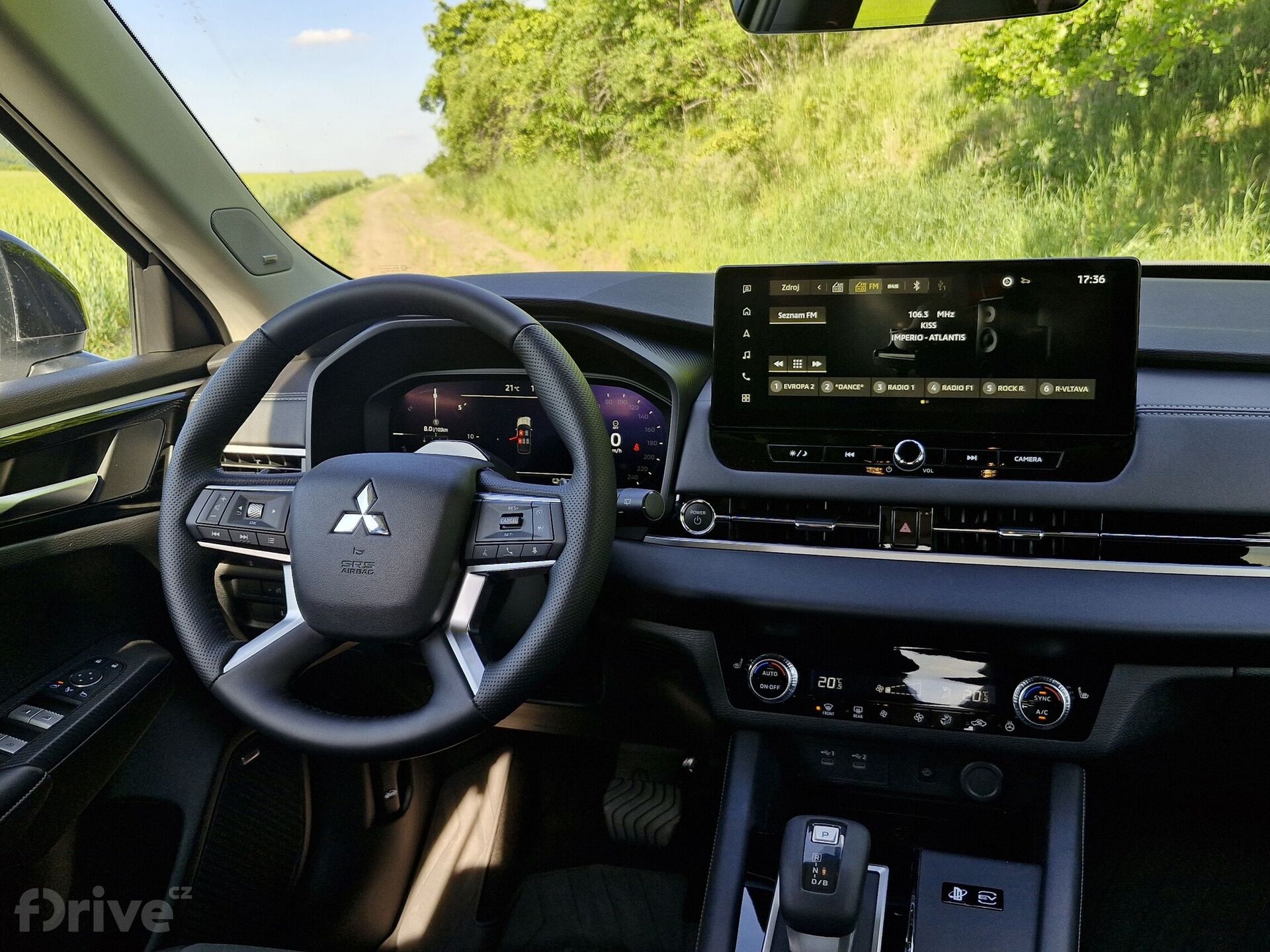 Mitsubishi Outlander (2024)