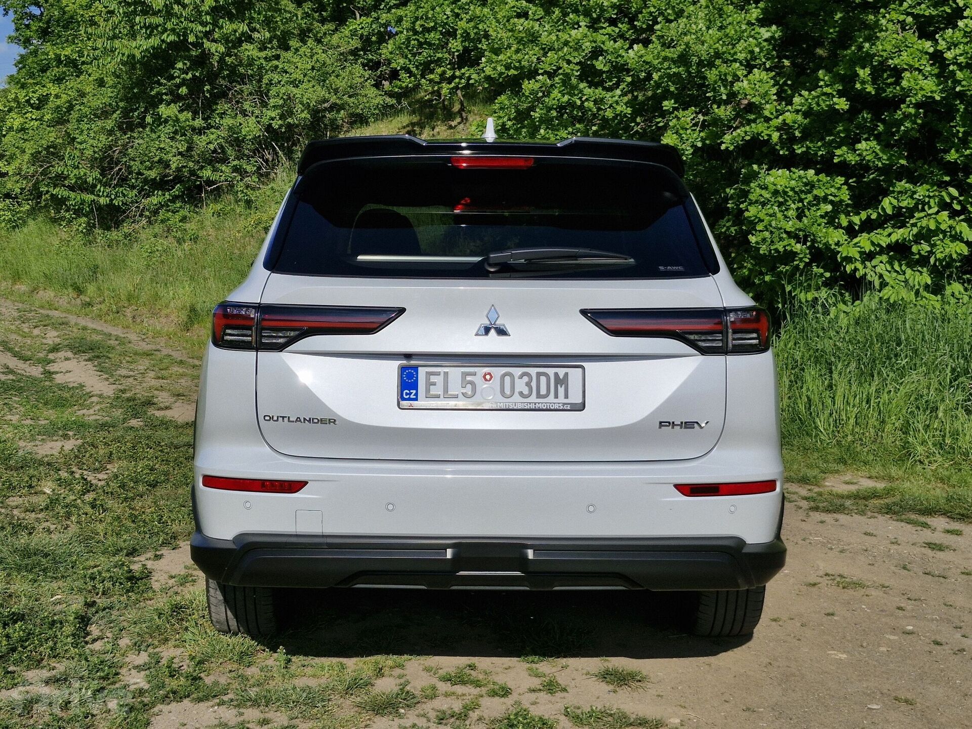 Mitsubishi Outlander (2024)