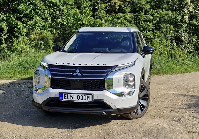 Mitsubishi Outlander (2024)