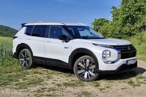 Mitsubishi Outlander (2024)