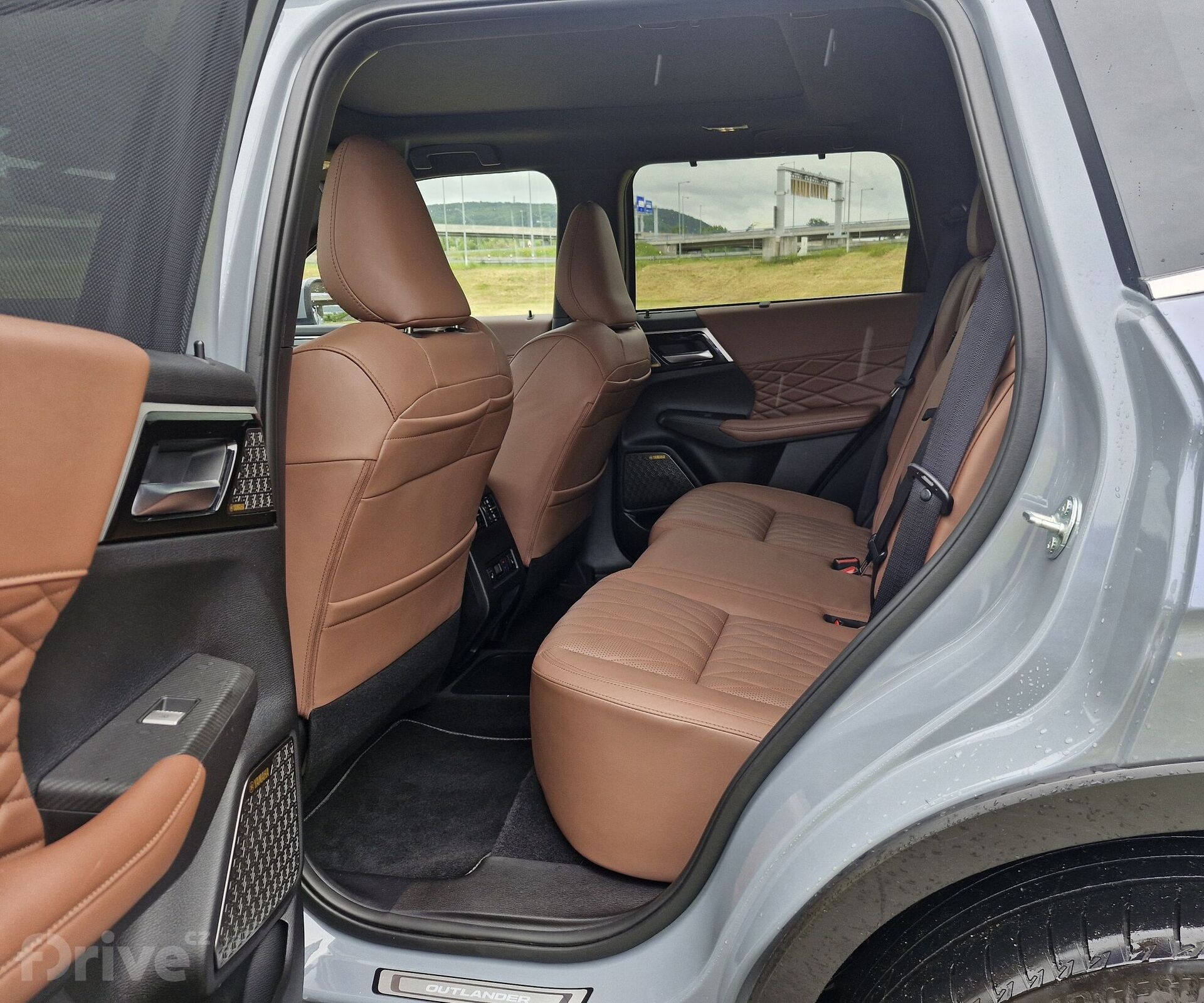 Mitsubishi Outlander (2024)