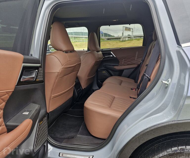 Mitsubishi Outlander (2024)