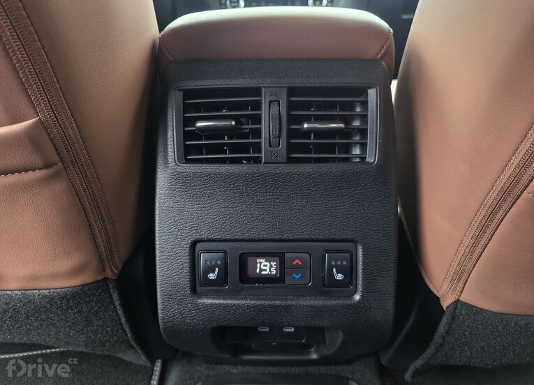 Mitsubishi Outlander (2024)