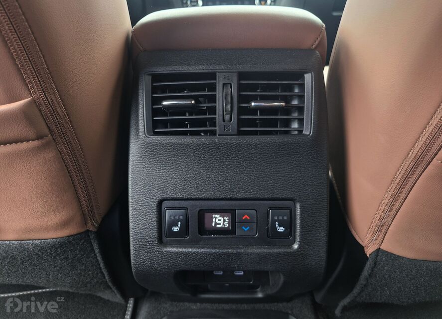 Mitsubishi Outlander (2024)