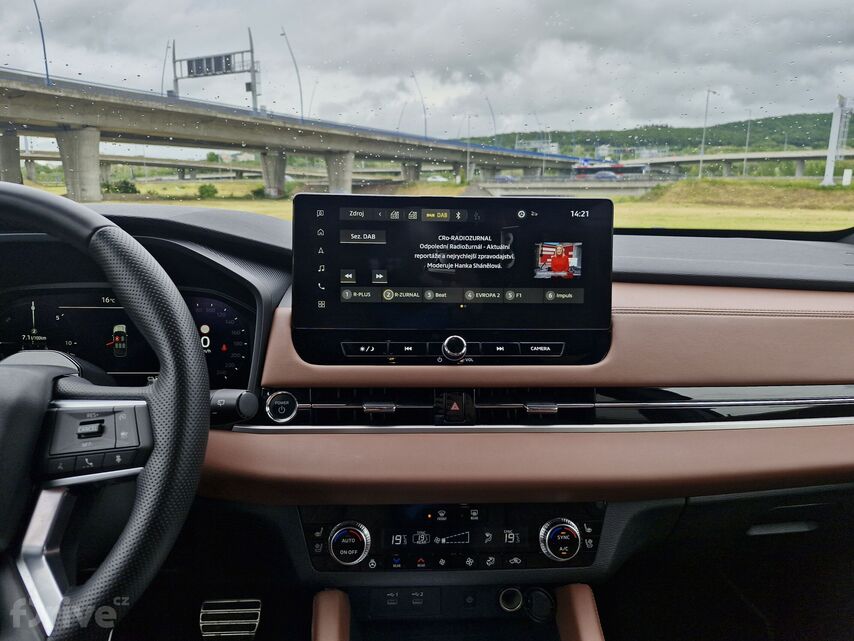 Mitsubishi Outlander (2024)