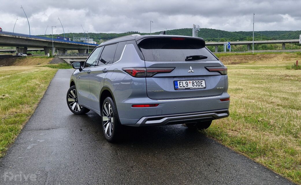 Mitsubishi Outlander (2024)