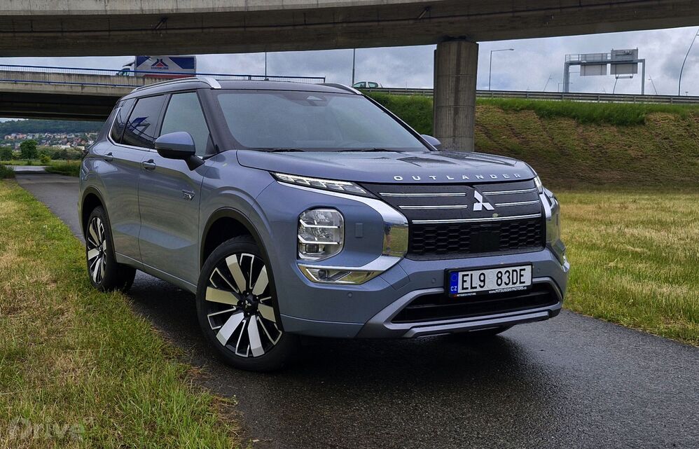 Mitsubishi Outlander (2024)