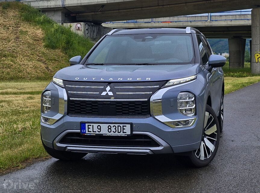 Mitsubishi Outlander (2024)