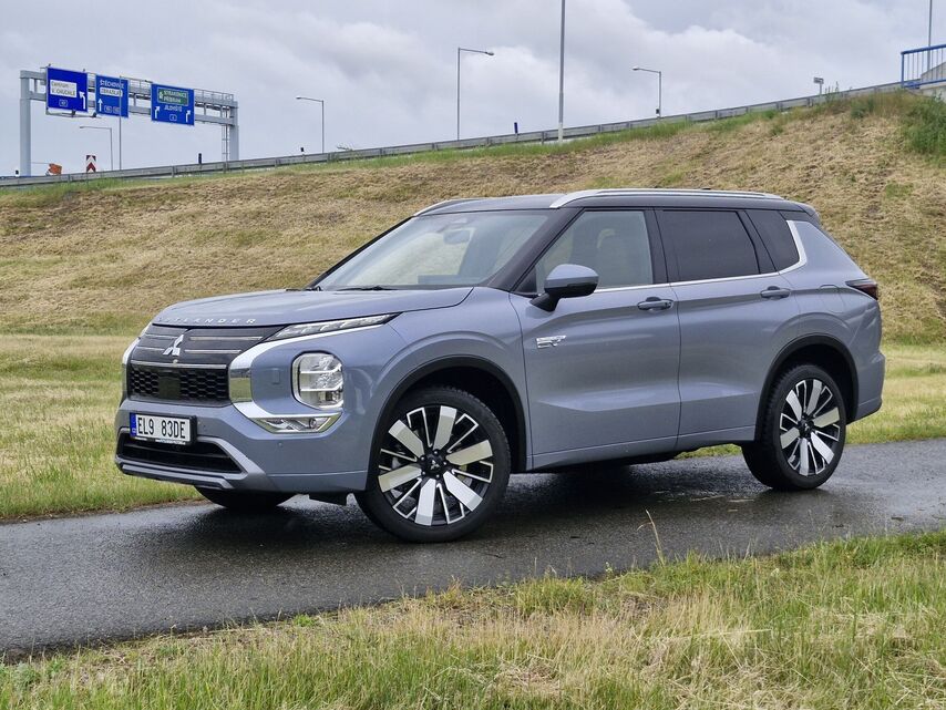 Mitsubishi Outlander (2024)