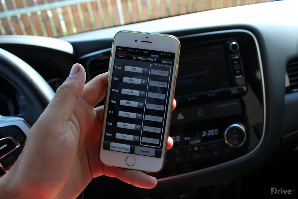 Mitsubishi Outlander PHEV (2013)