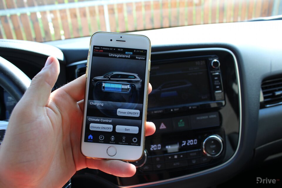 Mitsubishi Outlander PHEV (2013)