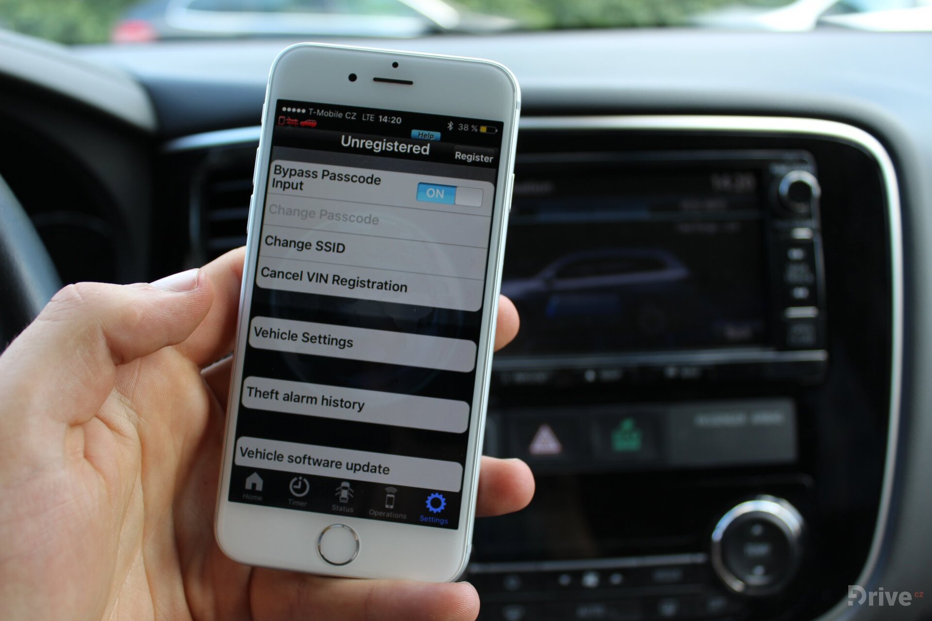 Mitsubishi Outlander PHEV (2013)