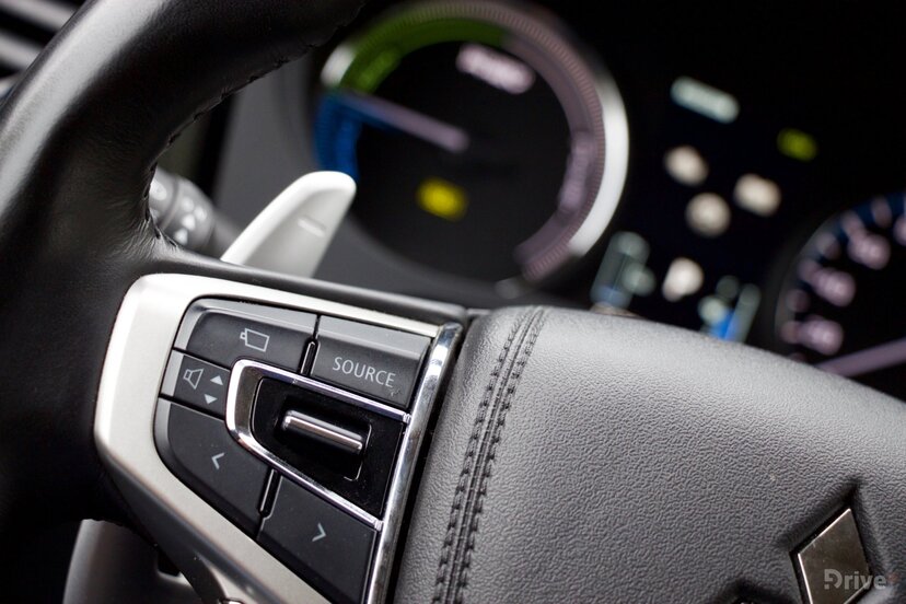 Mitsubishi Outlander PHEV (2013)