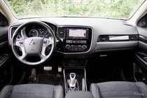 Mitsubishi Outlander PHEV (2013)