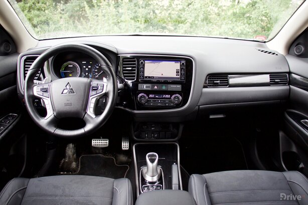 Mitsubishi Outlander PHEV (2013)