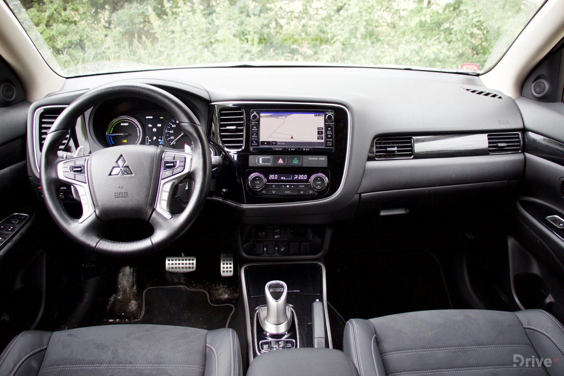 Mitsubishi Outlander PHEV (2013)