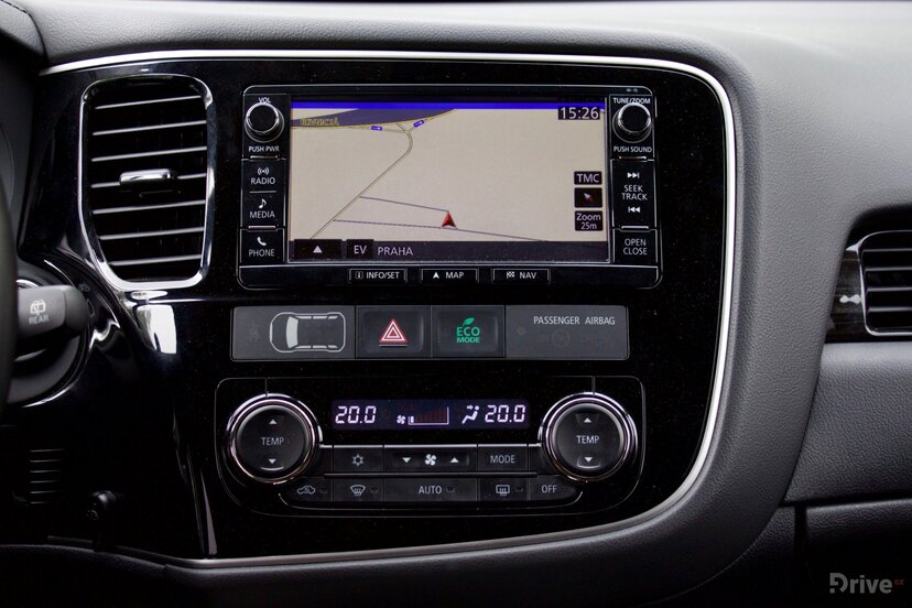 Mitsubishi Outlander PHEV (2013)