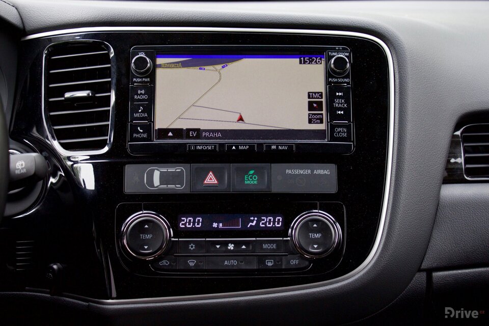 Mitsubishi Outlander PHEV (2013)