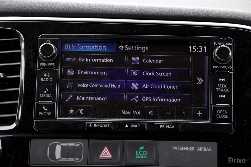 Mitsubishi Outlander PHEV (2013)