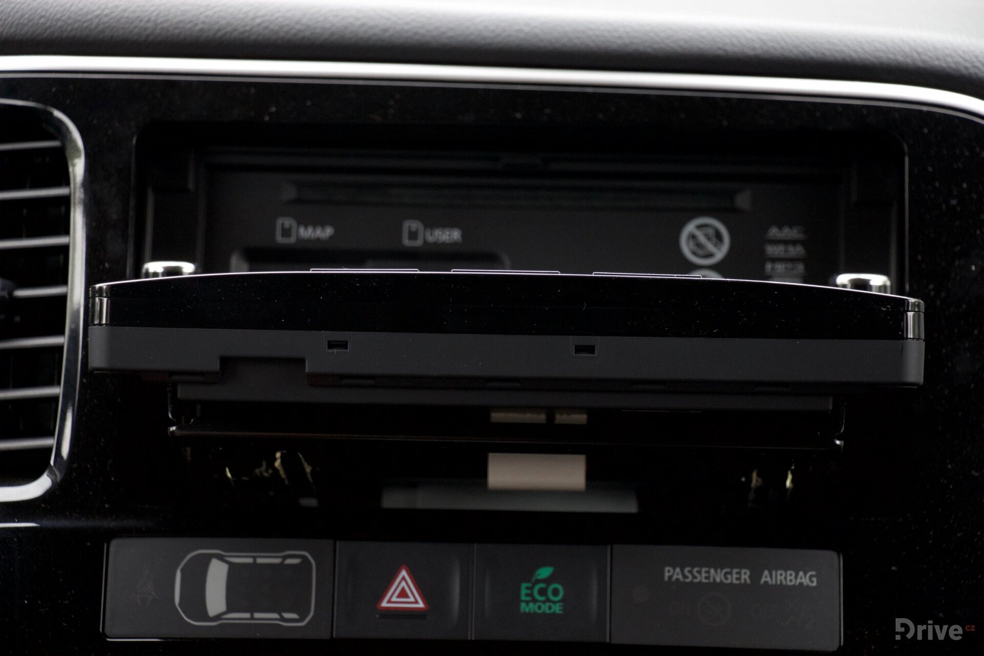 Mitsubishi Outlander PHEV (2013)