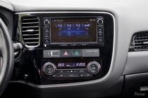 Mitsubishi Outlander PHEV (2013)