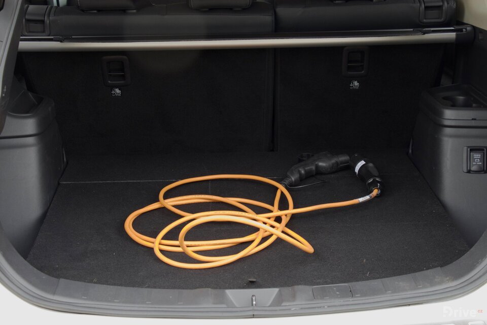 Mitsubishi Outlander PHEV (2013)