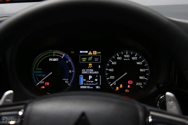 Mitsubishi Outlander PHEV (2018)