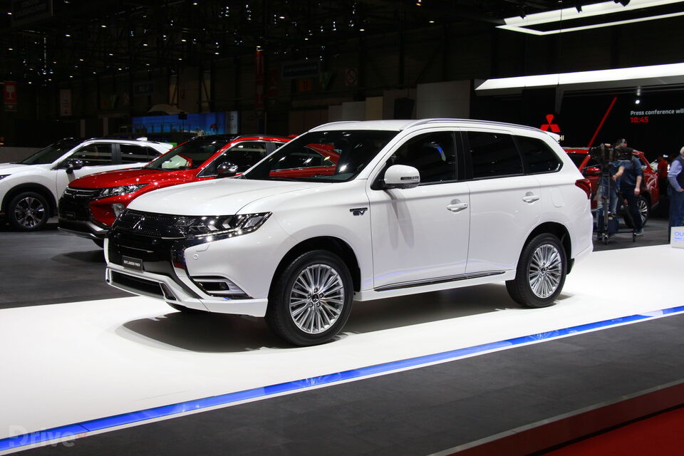 Mitsubishi Outlander PHEV (2018)
