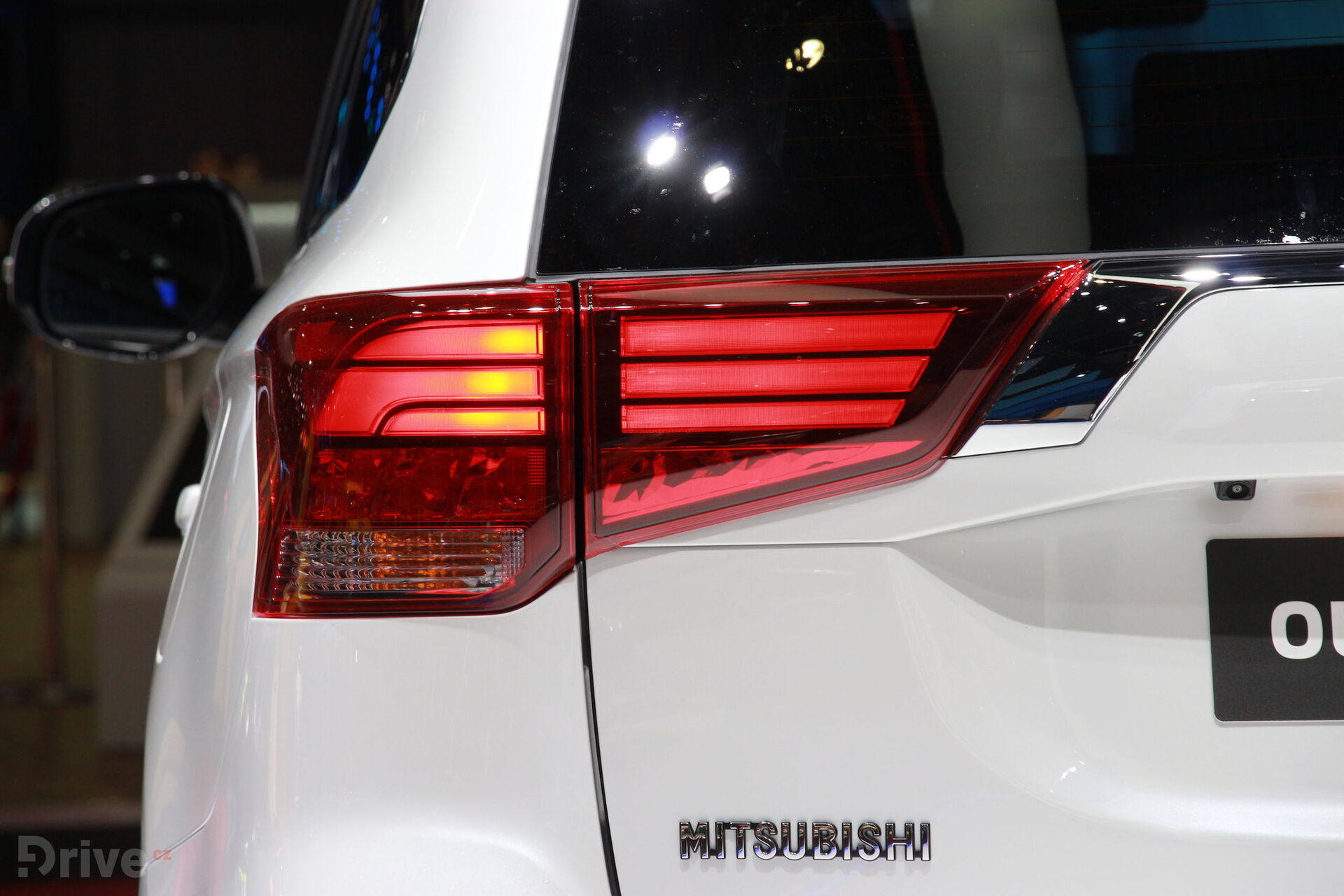 Mitsubishi Outlander PHEV (2018)