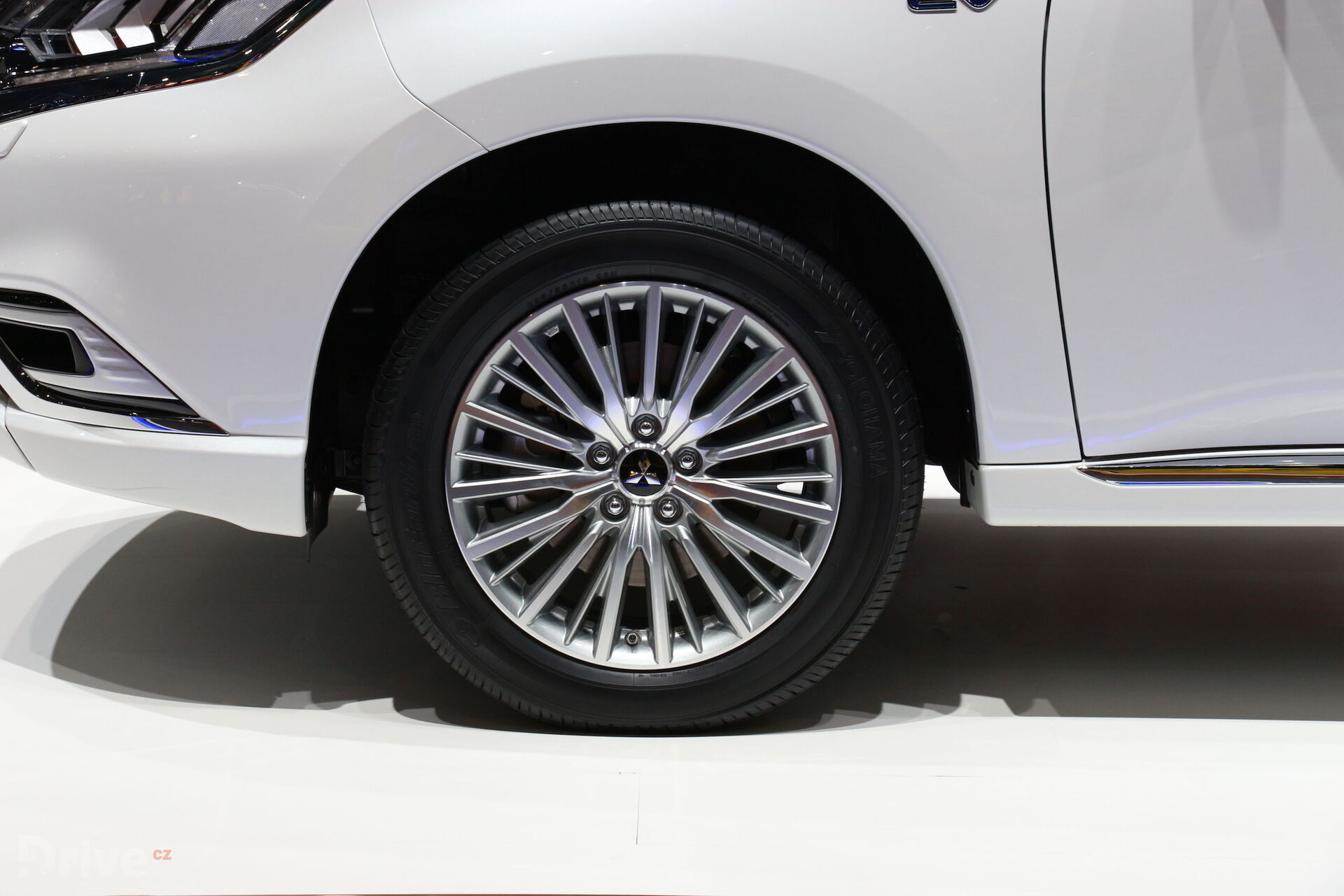 Mitsubishi Outlander PHEV (2018)