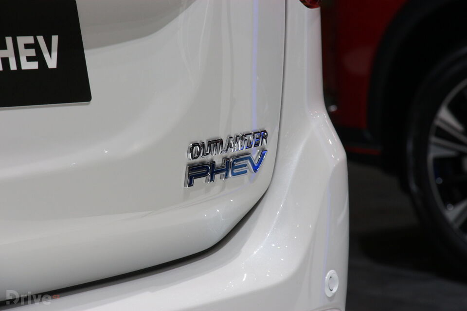 Mitsubishi Outlander PHEV (2018)