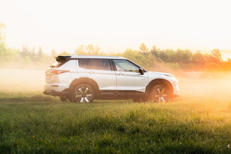 Mitsubishi Outlander PHEV 2024