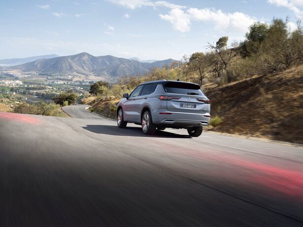 Mitsubishi Outlander PHEV 2024
