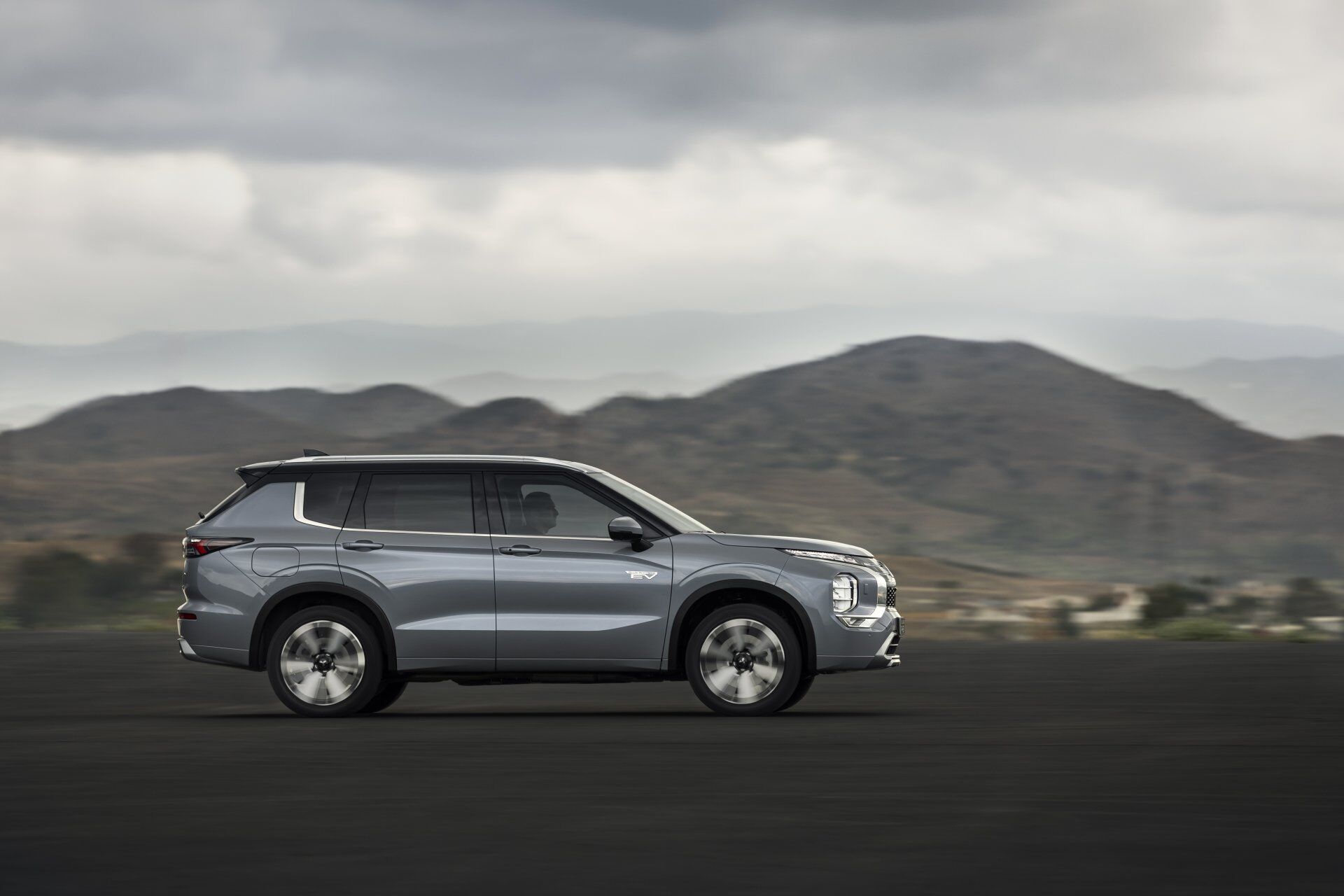 Mitsubishi Outlander PHEV 2024