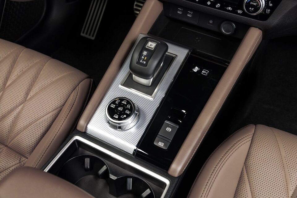 Mitsubishi Outlander PHEV 2024