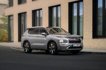 Mitsubishi Outlander PHEV 2024