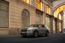 Mitsubishi Outlander PHEV 2024