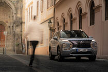 Mitsubishi Outlander PHEV 2024