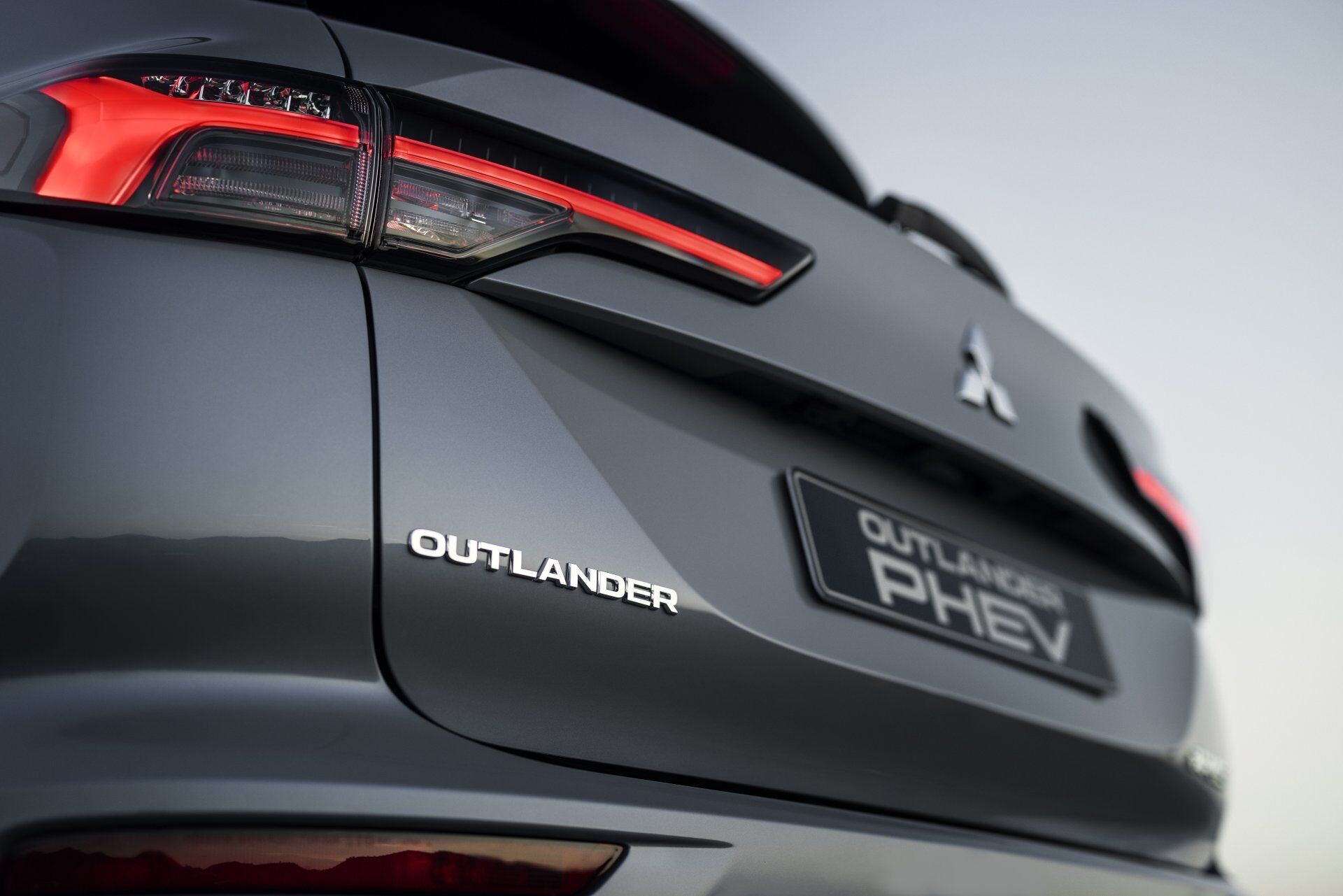 Mitsubishi Outlander PHEV 2024