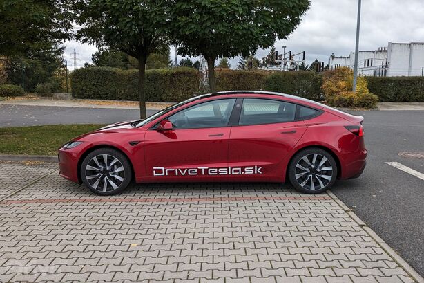 Modernizovaná Tesla Model 3