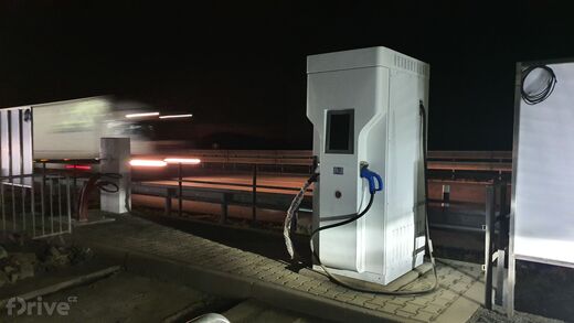 MOL Bělčice, D1 km 33 směr Brno