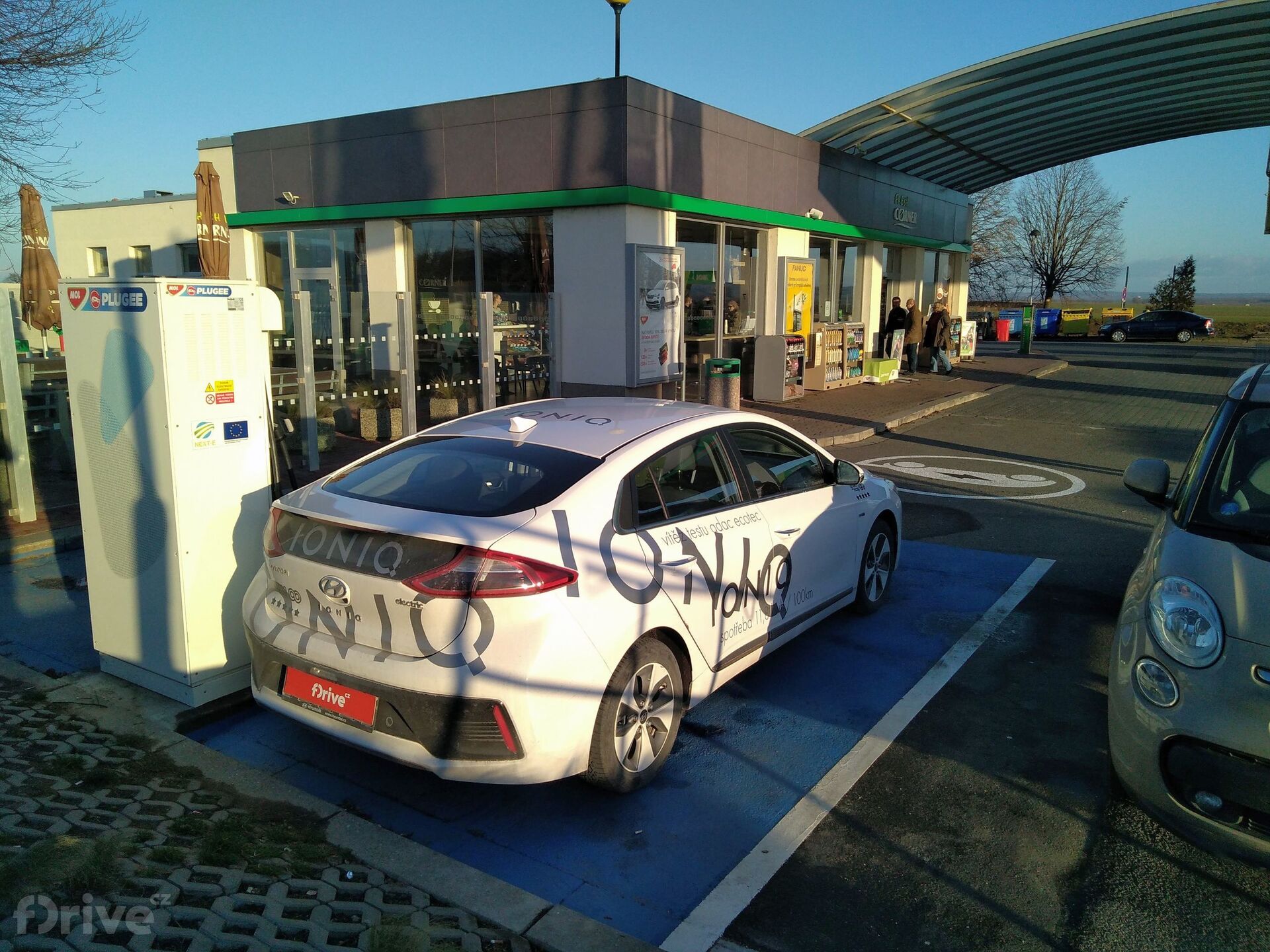 MOL, D46 km.6 - směr Olomouc, odpočívka Pustiměř, ČS MOL