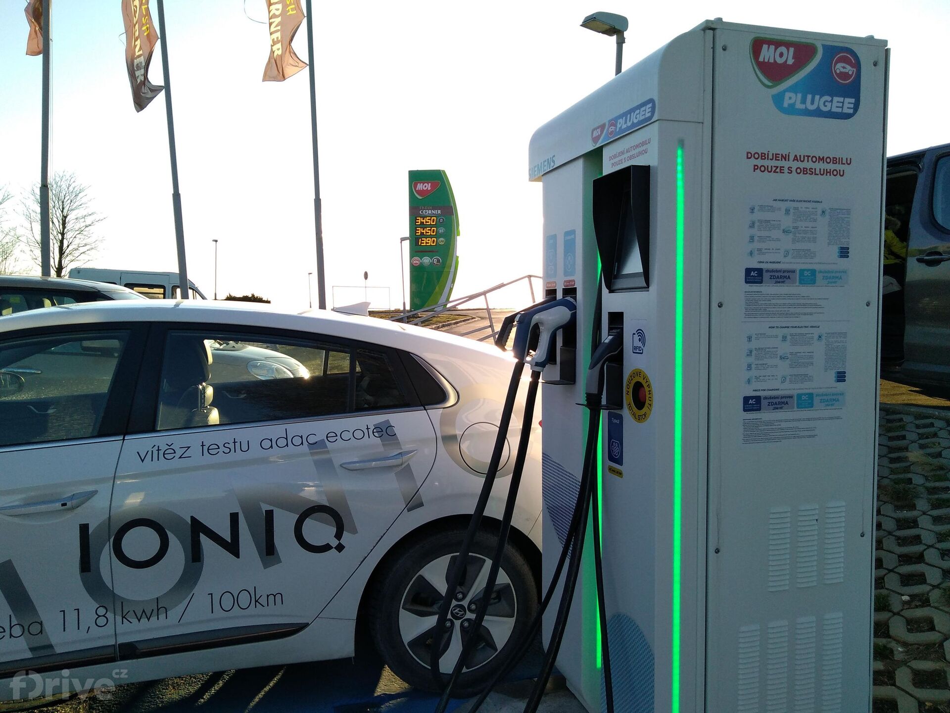 MOL, D46 km.6 - směr Olomouc, odpočívka Pustiměř, ČS MOL