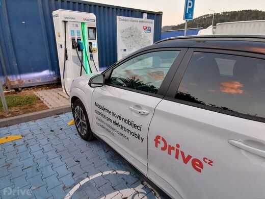 MOL, dálnice D5, 22. km směr Praha, odpočívka Počaply - Králův Dvůr
