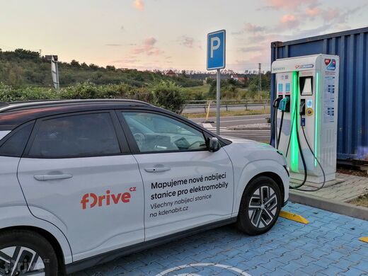 MOL, dálnice D5, 22. km směr Praha, odpočívka Počaply - Králův Dvůr