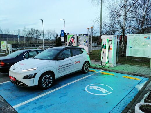 MOL, dálnice D5, 35. km směr Praha, odpočívka Počaply